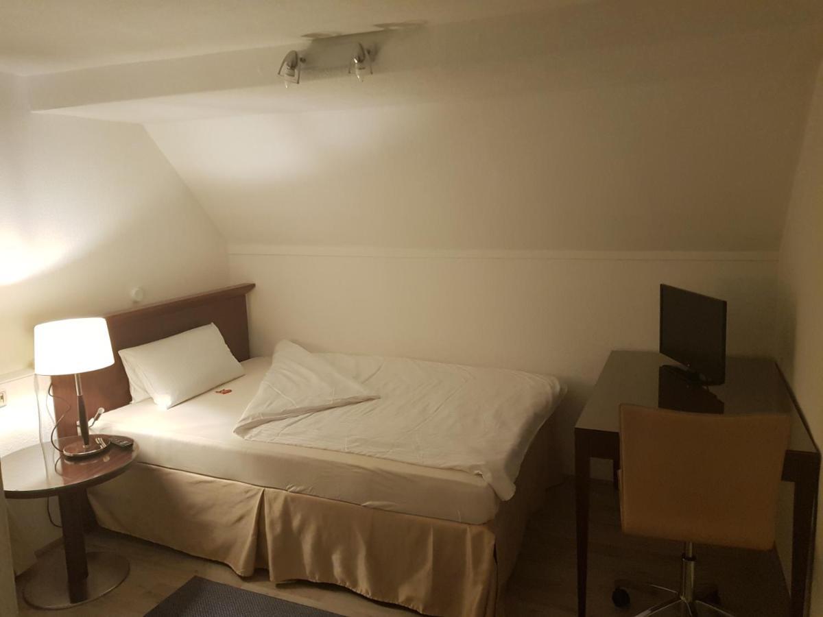 Hotel Pension Bluechersruh Bad Berneck im Fichtelgebirge Ruang foto