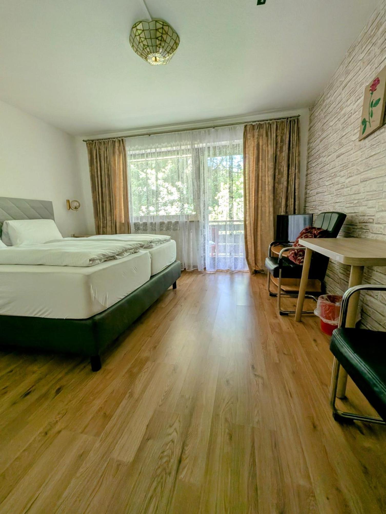 Hotel Pension Bluechersruh Bad Berneck im Fichtelgebirge Bagian luar foto