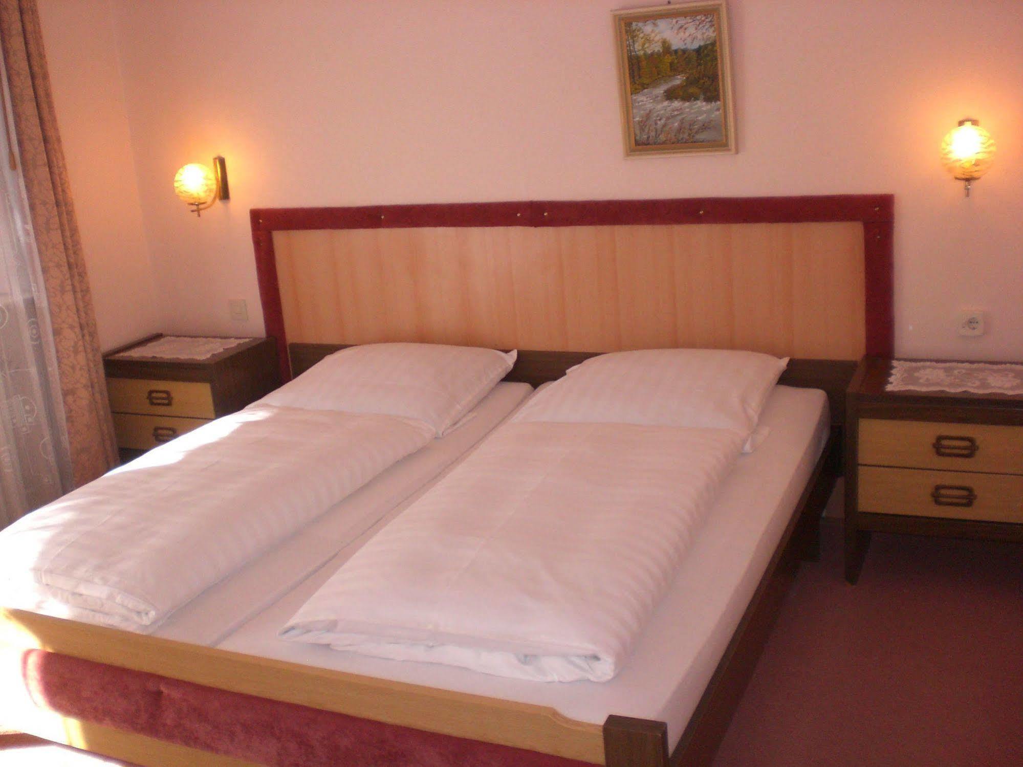 Hotel Pension Bluechersruh Bad Berneck im Fichtelgebirge Bagian luar foto