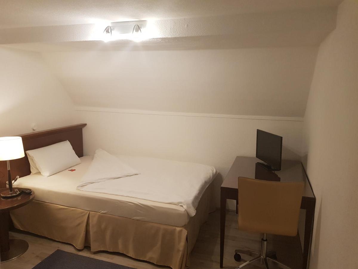 Hotel Pension Bluechersruh Bad Berneck im Fichtelgebirge Bagian luar foto